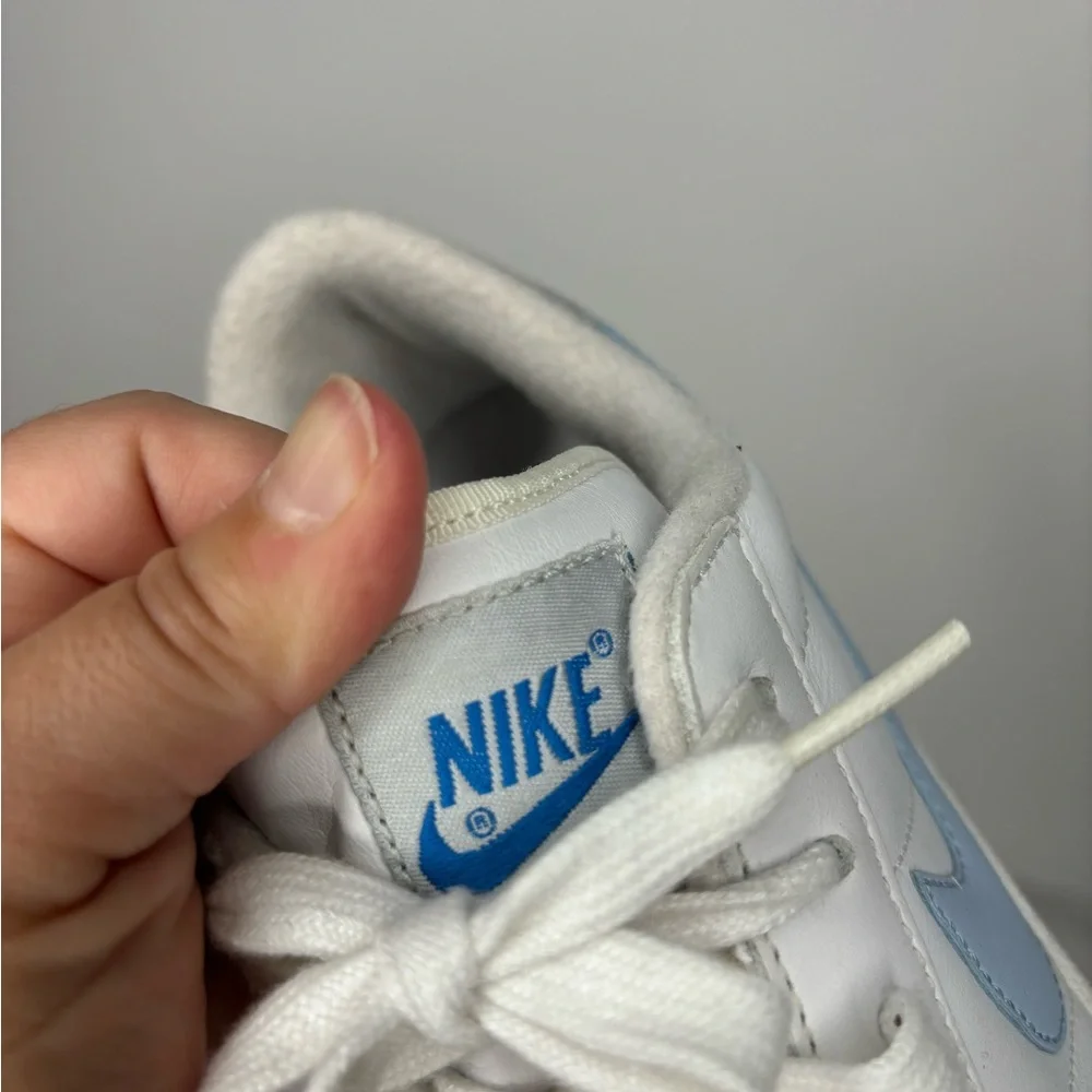 Y2Kwomen's Nike White and Blue Sneakers size‎ 8